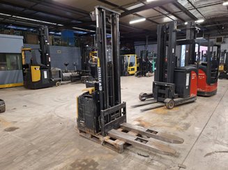 Pedestrian pallet stacker Caterpillar NSP16N - 1
