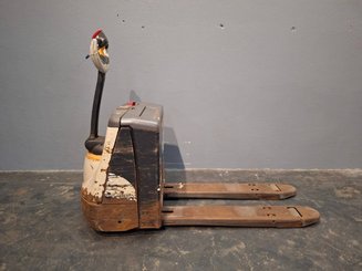 Pedestrian pallet truck Crown WP3015-1.6 - 3