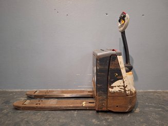Pedestrian pallet truck Crown WP3015-1.6 - 5