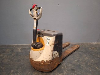 Pedestrian pallet truck Crown WP3015-1.6 - 1