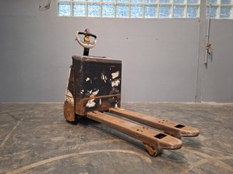 Pedestrian pallet truck Crown WP3015-1.6 - 6