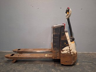 Pedestrian pallet truck Crown WP3015-1.6 - 9