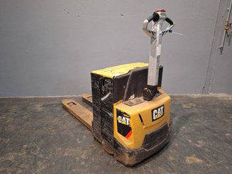 Pedestrian pallet truck Caterpillar NPP20N2E