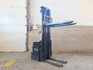 Pedestrian pallet stacker Caterpillar NSP16N2