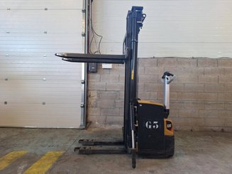 Pedestrian pallet stacker Caterpillar NSP16N2