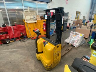 Pedestrian pallet stacker Yale Gerbeur accompagnant avec pesage Ravas - 1