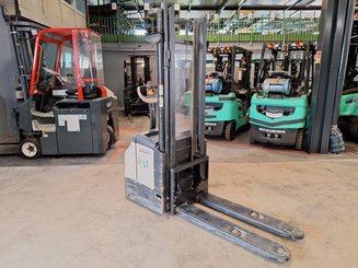 Pedestrian pallet stacker Crown ES4000-1.6 - 2