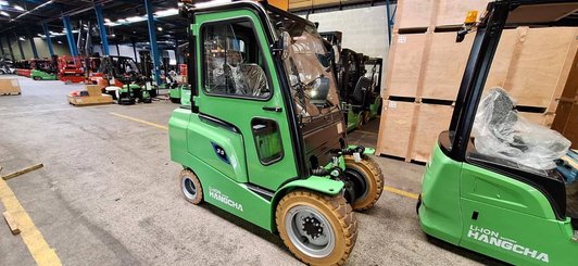 Four wheel front forklift Hangcha AE35-I - 1