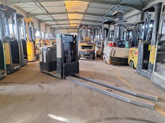 Low-level order picker Crown GPC3055-2.0 - 4