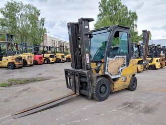 Four wheel front forklift Caterpillar GP25N2 - 1