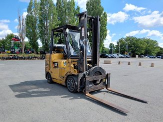 Four wheel front forklift Caterpillar GC40K - 16