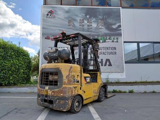 Four wheel front forklift Caterpillar GC40K - 4