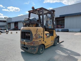 Four wheel front forklift Caterpillar GC40K - 17