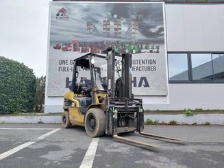 Four wheel front forklift Caterpillar GP30NTD - 1