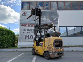 Four wheel front forklift Caterpillar GC40K - 10