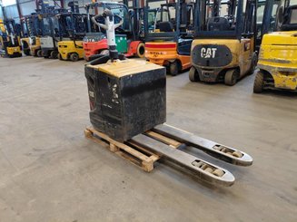 Stand-on pallet truck Caterpillar NPV20N2 - 2