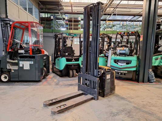 Pedestrian pallet stacker Mitsubishi SBP16N2I - 1