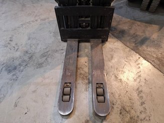 Pedestrian pallet stacker Mitsubishi SBP16N2I - 19