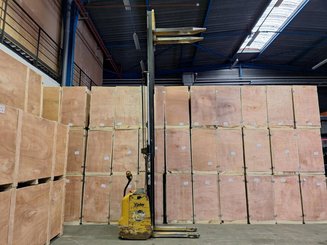 Pallet stacker Yale MS14 - 16