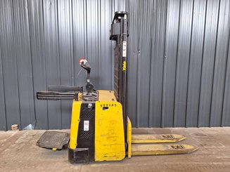 Pallet stacker Yale MS12X - 1