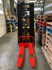 Pallet stacker Yale MS12X - 6