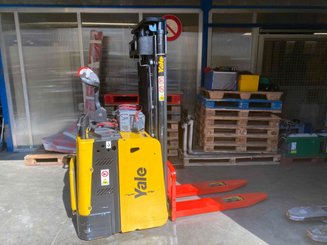 Pallet stacker Yale MS12X - 8