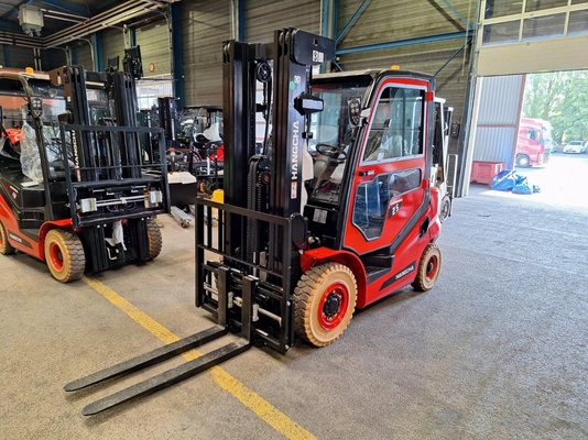 Four wheel front forklift Hangcha XF25G-2 - 1