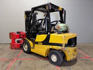 Four wheel front forklift Yale GLP35VX - 2