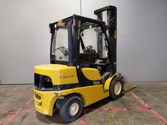 Four wheel front forklift Yale GDP30VX - 3