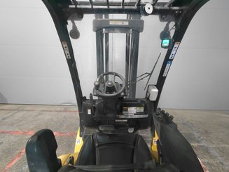 Four wheel front forklift Yale GDP30VX - 8