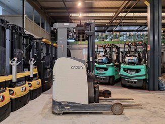 Reach truck Crown ESR5240-1.4 - 2