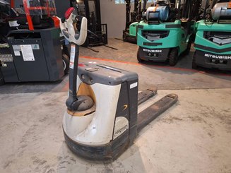 Pedestrian pallet truck Crown WP3015-1.6 - 3