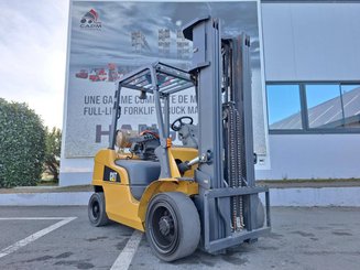 Four wheel front forklift Caterpillar GP30NT