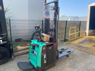 Stacker truck with folding platform Mitsubishi SBV12P - 1