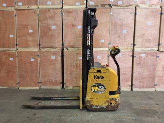 Pallet stacker Yale MS14 - 3