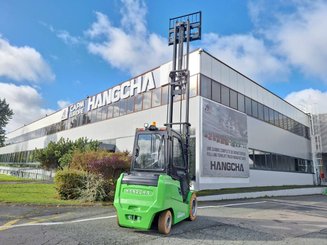 Four wheel front forklift Hangcha AE30-I - 8