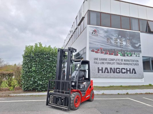 Four wheel front forklift Hangcha XF30D-2 - 1