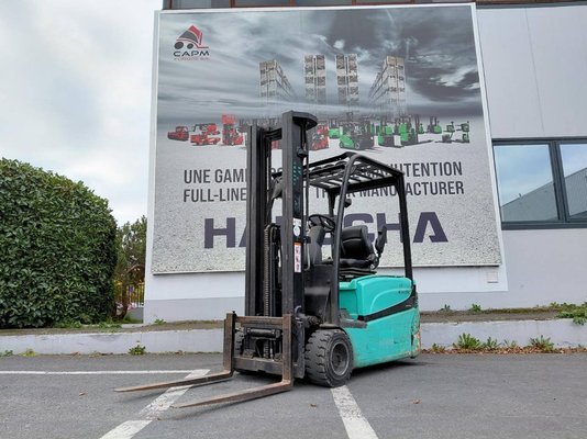 Three wheel front forklift Yale ERP16VTLWB - 1