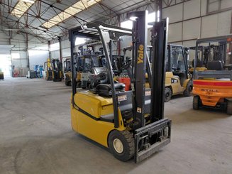 Three wheel front forklift Yale ERP15VTSWB - 1