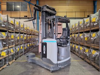 Multi-directional retractable mast reach truck UniCarriers 250DTFVRE635UFW - 7