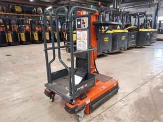 Vertical lift platform JLG POWER PICKER - 1
