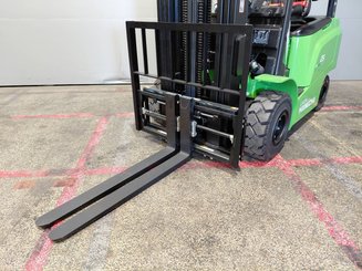Four wheel front forklift Hangcha AE25i (CPD25-AEY2-I)