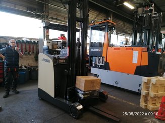 Reach truck Crown ESR5240-1.4 - 1
