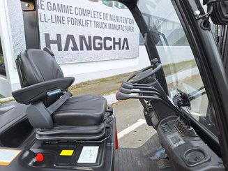Four wheel front forklift Hangcha AE25 - 12