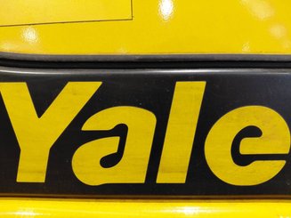 Four wheel front forklift Yale GLP35VX - 9