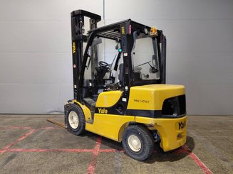 Four wheel front forklift Yale GDP30VX
