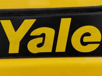 Four wheel front forklift Yale GDP30VX