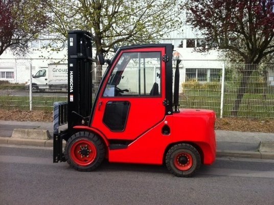 Four wheel counterbalanced forklift - XF35D