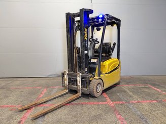 Three wheel front forklift Yale ERP16VT SWB - 1