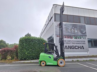Four wheel front forklift Hangcha AE30-I - 9